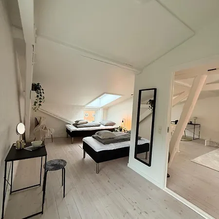 Cozy Pearl In Centre *